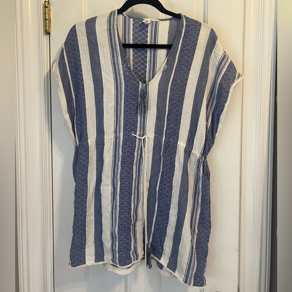 Echo blue and white coverup